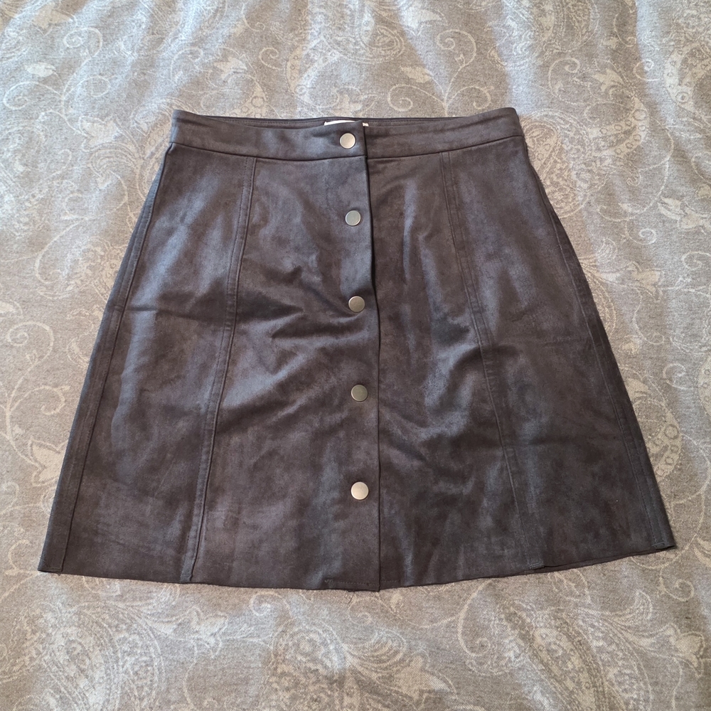 Aritzia Wilfred Grey Faux Suede Mini Skirt (Size 6)